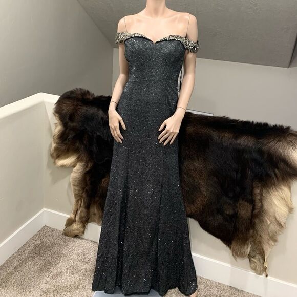 New Charming Glitter Off-The Shoulder Mermaid Gown With Beads - Picture 1 of 10